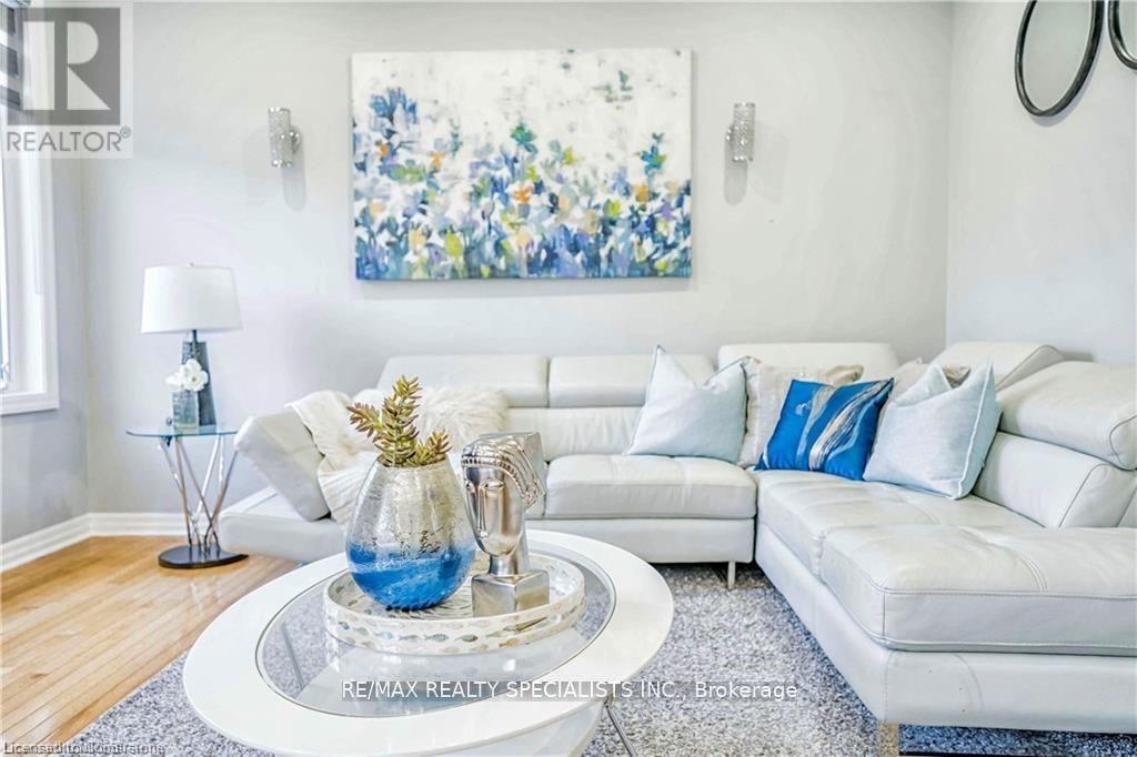 À louer 2085 ASHMORE Drive, Oakville, Ontario L6M4T2 40656843