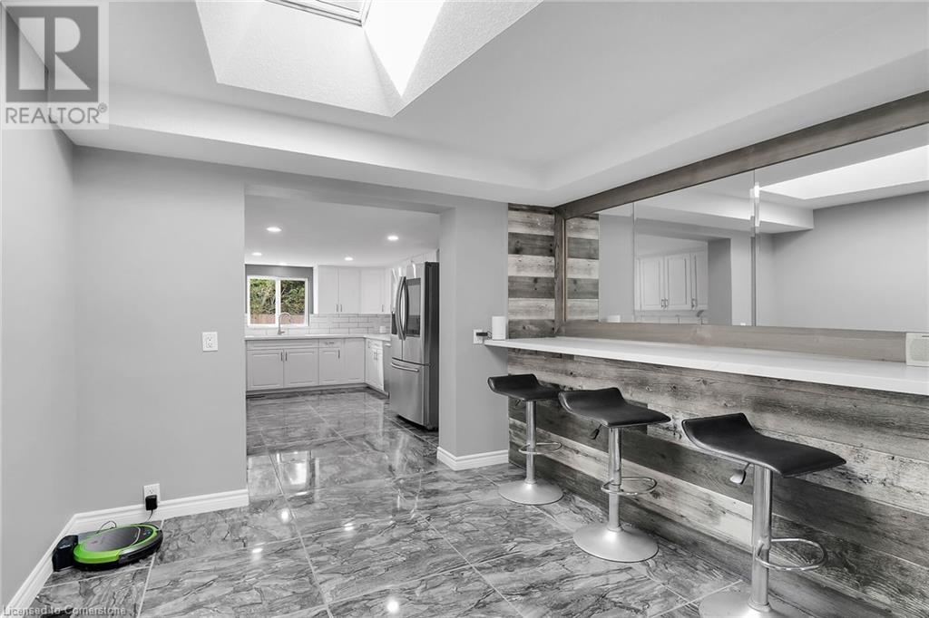 À vendre 301 REYNOLDS Road, London, Ontario N6K2P2 40656004