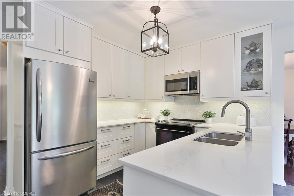 For sale 2056 MARKLE Drive, Oakville, Ontario L6H3T3 40657844