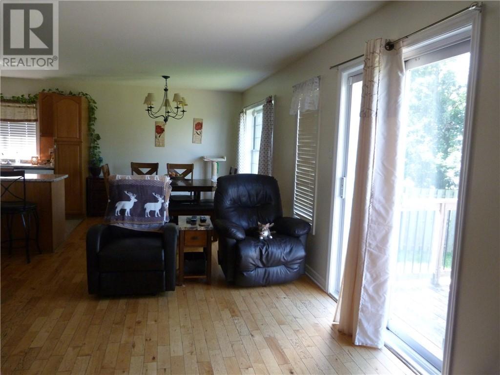 For sale 40 LORI LANE, Chesterville, Ontario K0C1H0 1414957 REALTOR.ca
