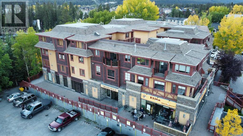 For sale: 202, 743 Railway Avenue, Canmore, Alberta T1W1P2 - A2160897 |  REALTOR.ca