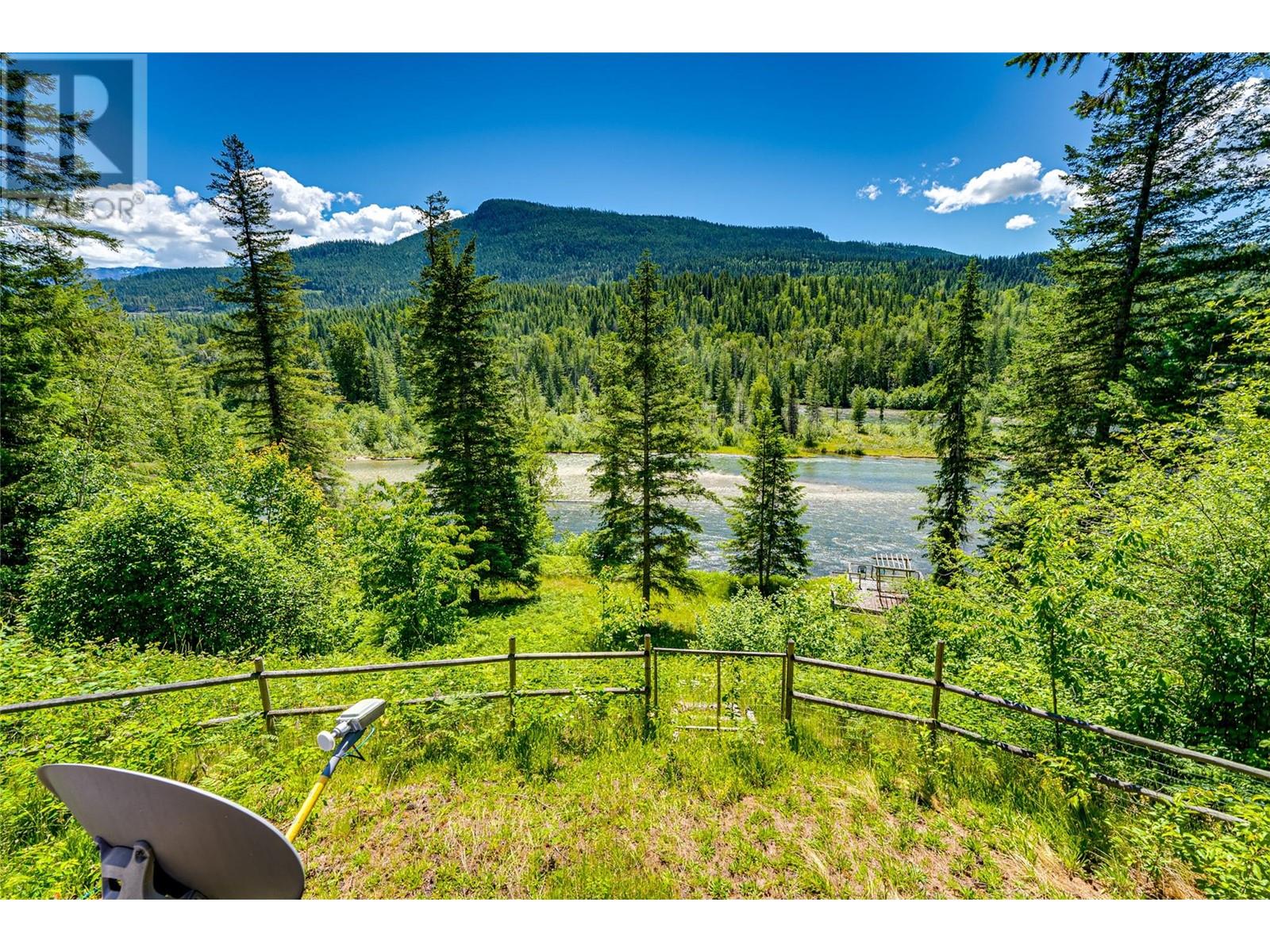 For sale: 2888 Mabel Lake Road, Enderby, British Columbia V0E1V5 ...