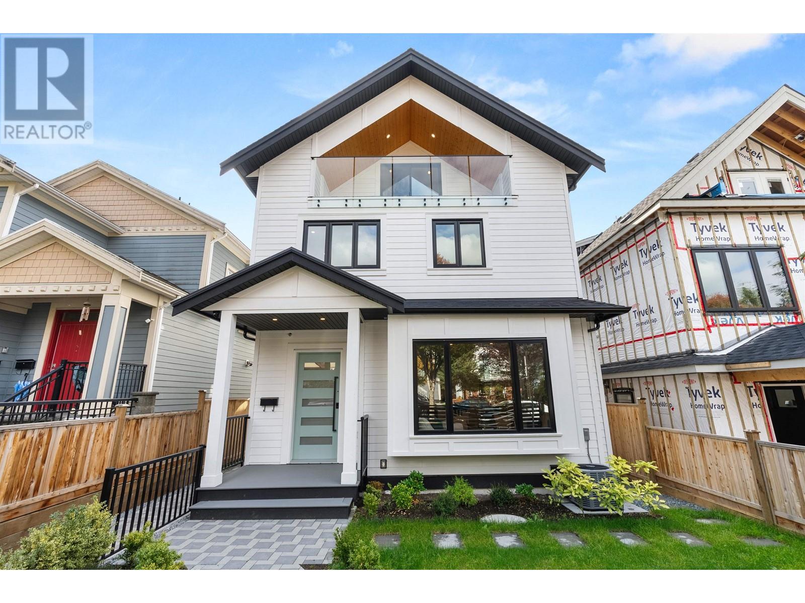 For sale 2252 E 11TH AVENUE, Vancouver, British Columbia V5N1Z6