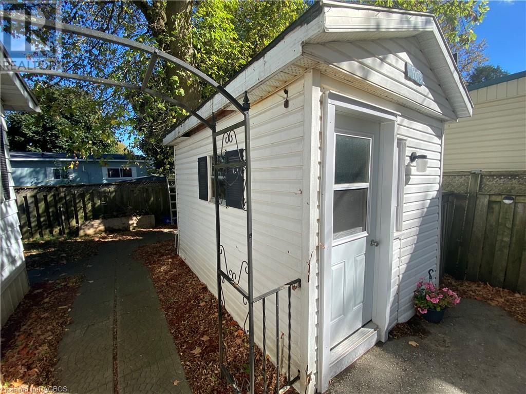 For sale 20 CARDINAL Street, Brockton, Ontario N0G2V0 40661741