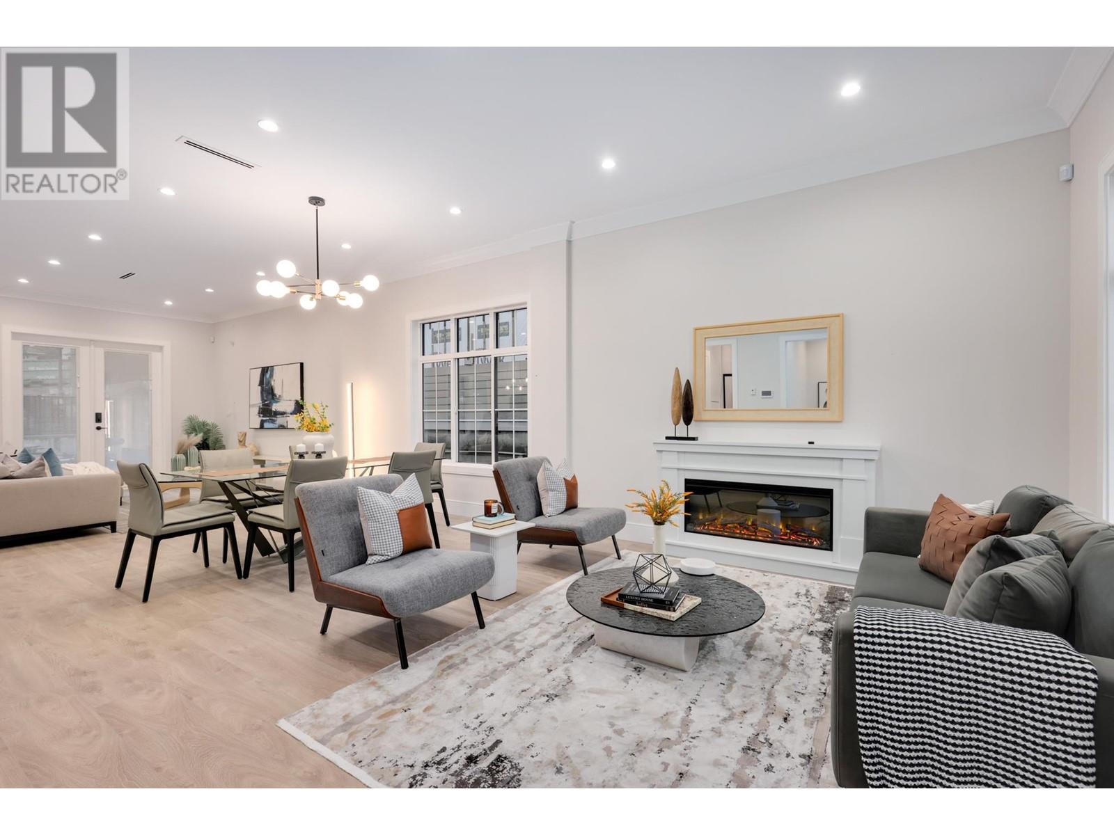 For sale 101 761 EDGAR AVENUE, Coquitlam, British Columbia V3K2J3