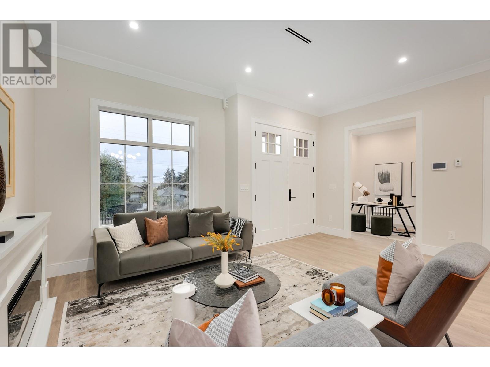 For sale 101 761 EDGAR AVENUE, Coquitlam, British Columbia V3K2J3