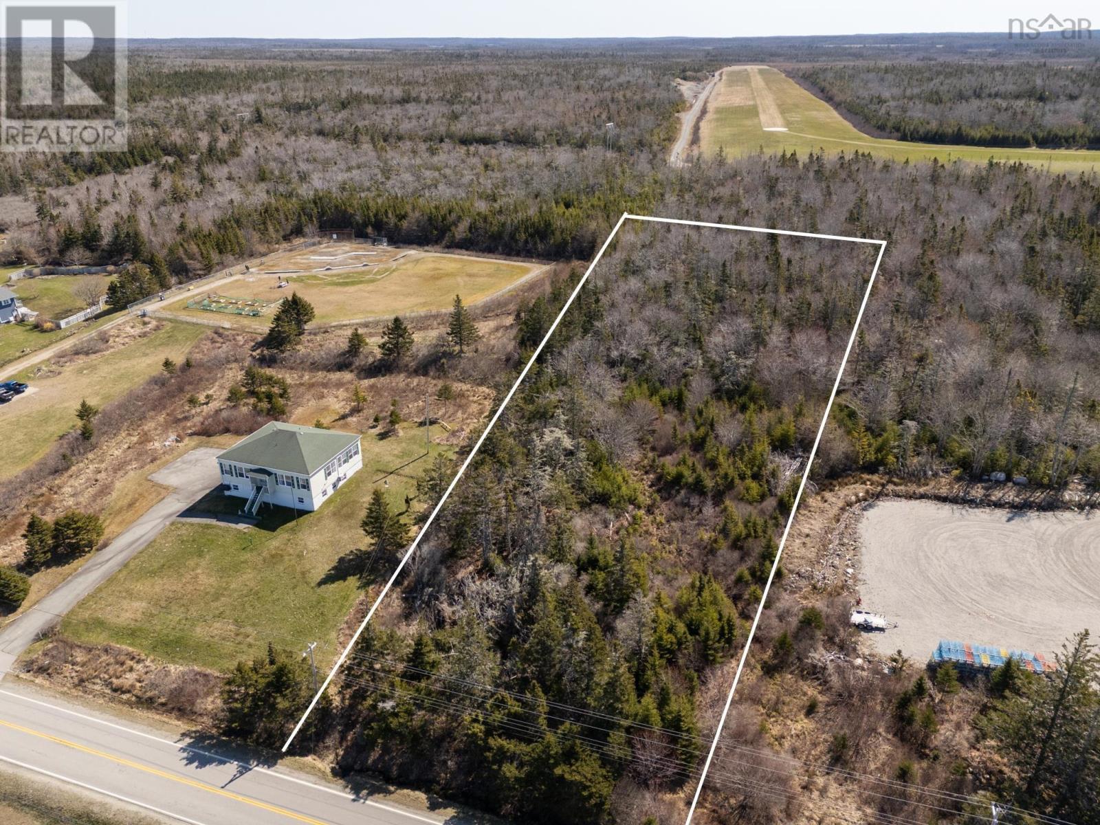 For sale: 2 Highway 3, East Pubnico, Nova Scotia B0W2A0 - 202412808