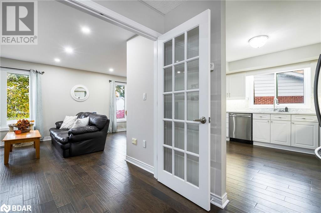 For sale 39 CENTENNIAL HEIGHTST CRT Court, Meaford, Ontario N4L1E5