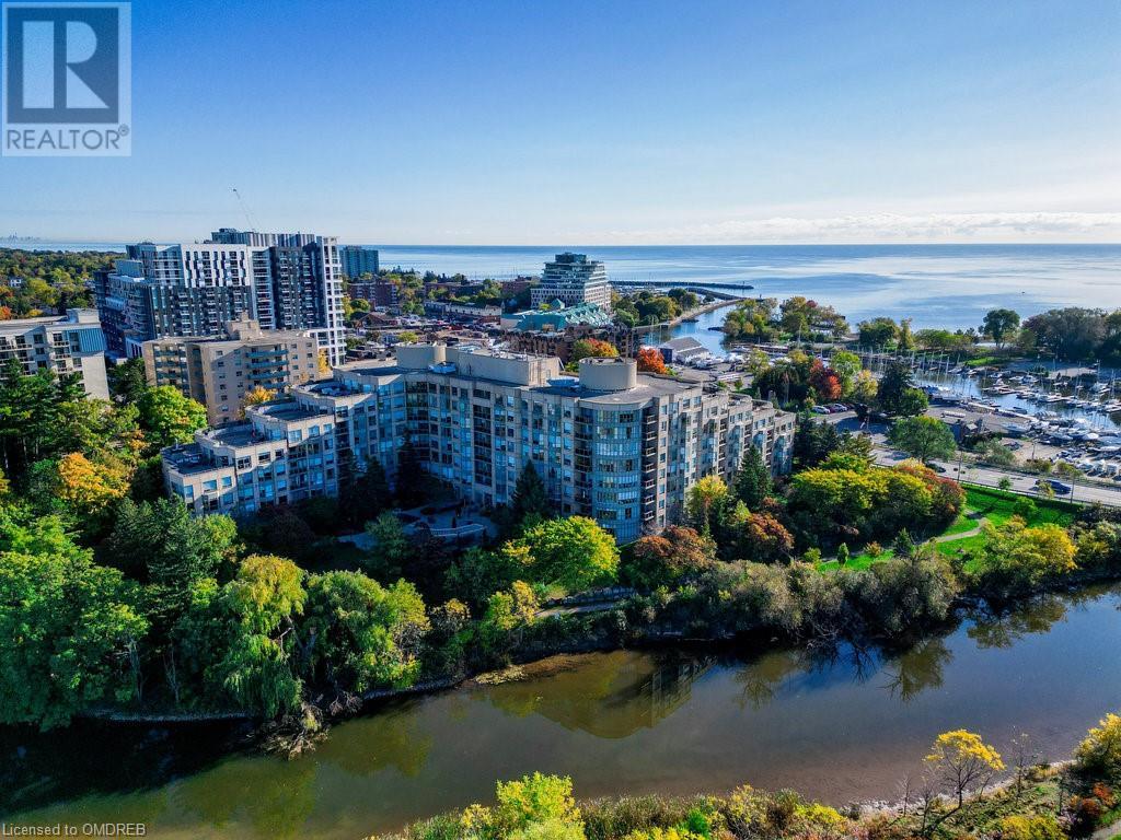 À vendre 2511 LAKESHORE Road W Unit 810, Oakville, Ontario L6L6L9