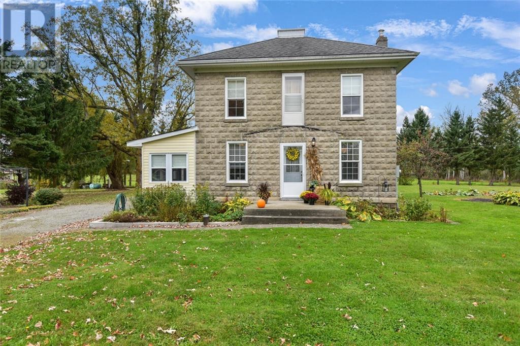 For sale 205 LAKE STREET, Lyn, Ontario K0E1R0 1416914 REALTOR.ca