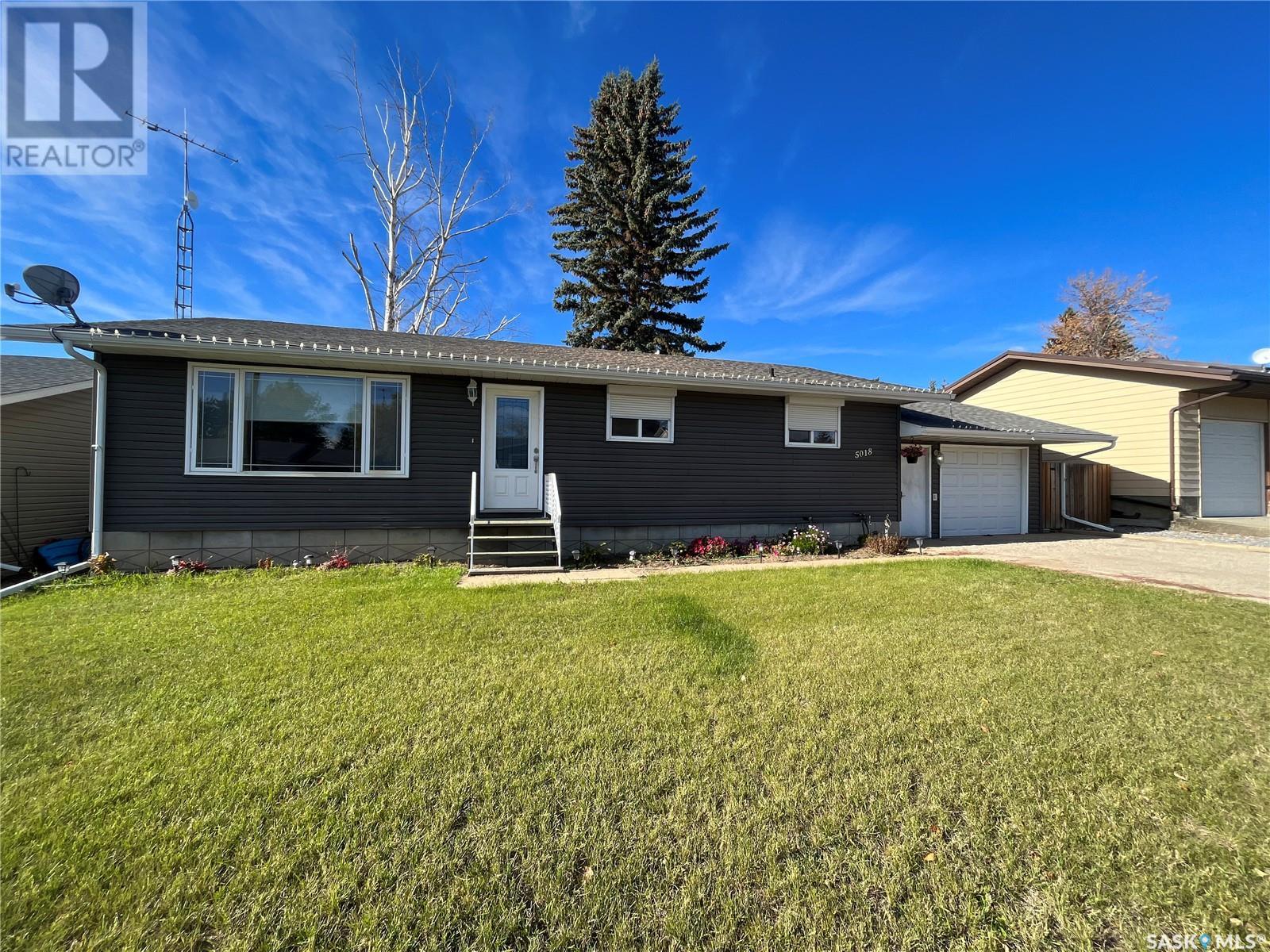 À vendre 5018 Tribune STREET, Macklin, Saskatchewan S0L2C0 SK986368