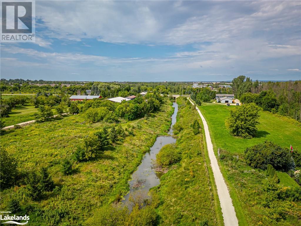 For sale 53 CHAMBERLAIN Crescent, Collingwood, Ontario L9Y0C9