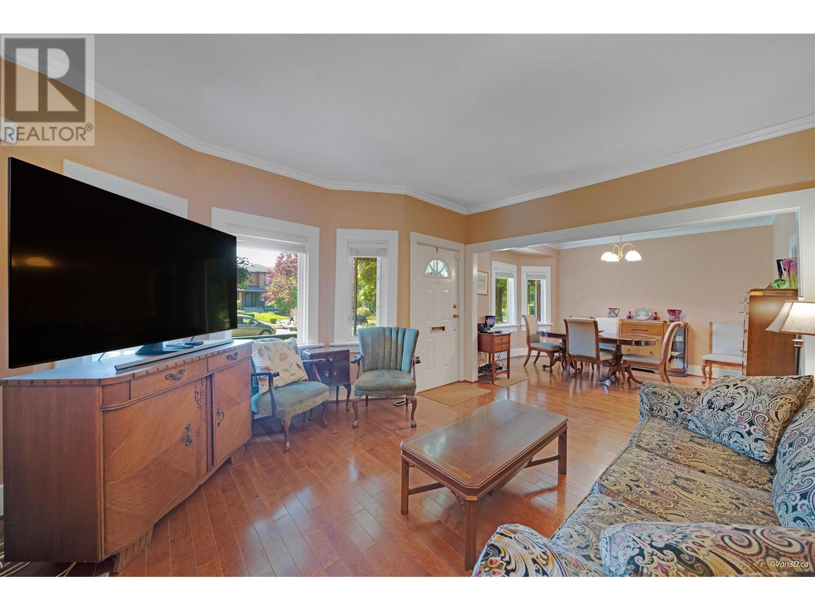 For sale 2537 TRINITY STREET, Vancouver, British Columbia V5K1E3