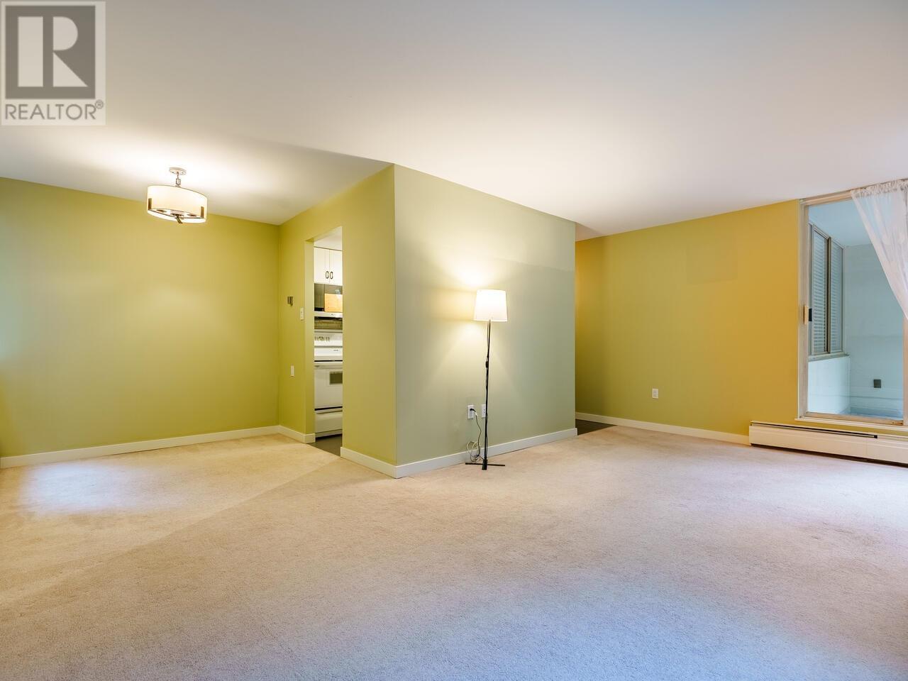 For sale 208 2004 FULLERTON AVENUE, North Vancouver, British Columbia