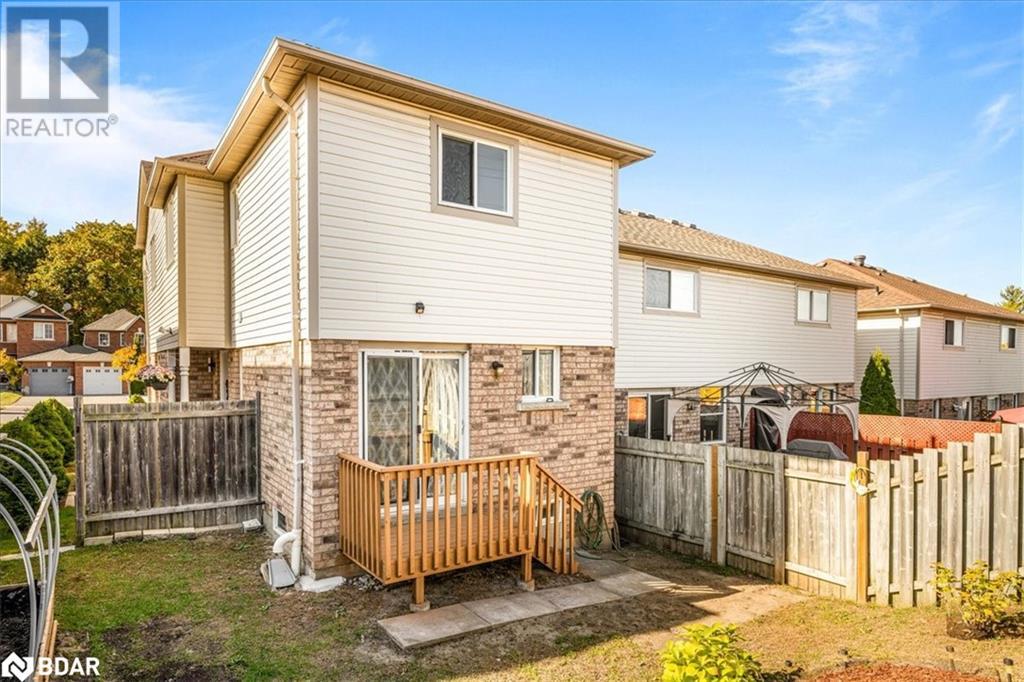 For sale 59 HAWTHORNE Crescent, Barrie, Ontario L4N9Y7 40666326