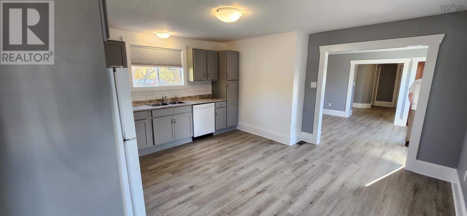 For sale 1882 king's, Sydney River, Nova Scotia B1L1C5 202425384