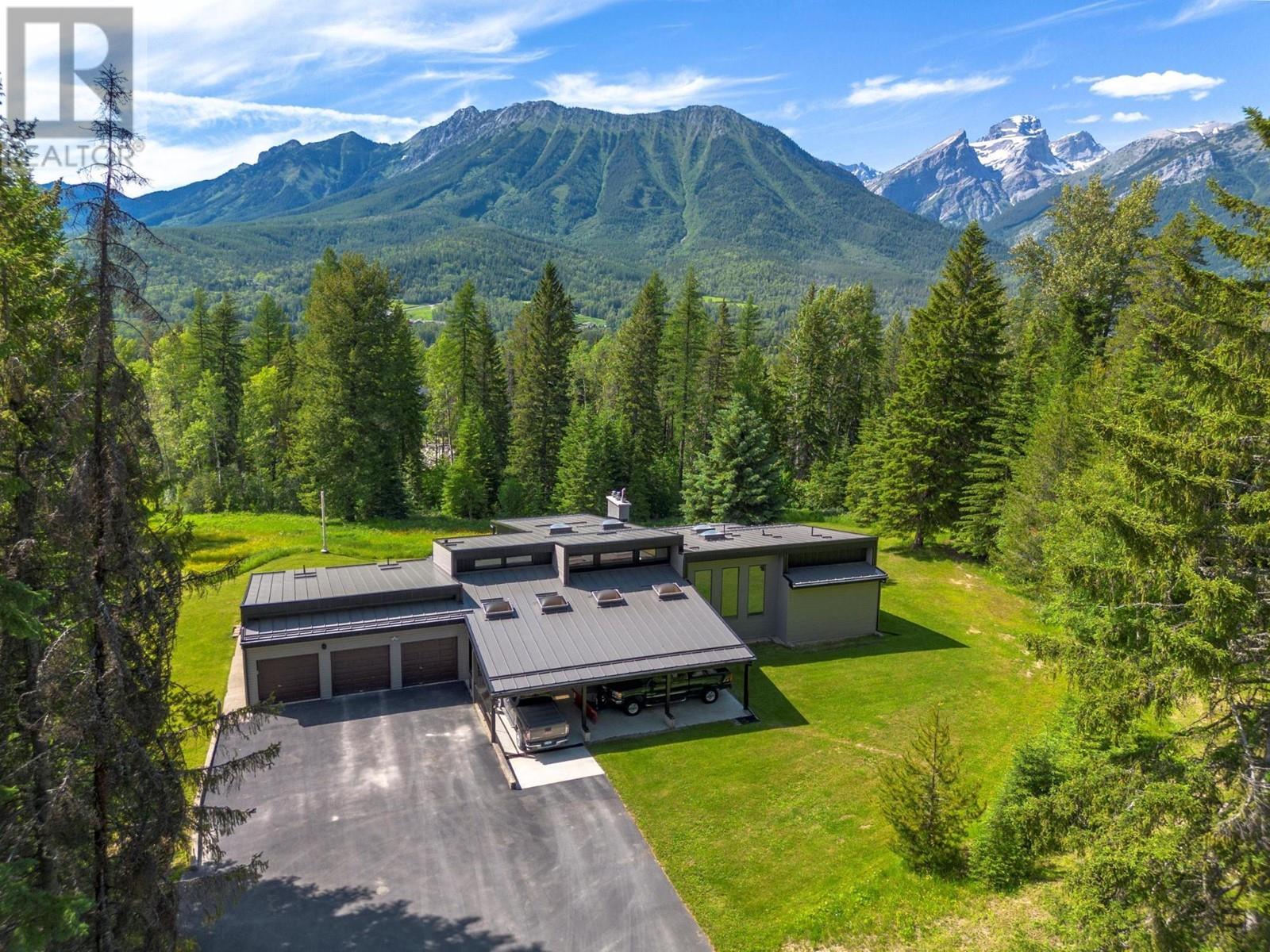 For sale: 105 CASTLE MOUNTAIN Road, Fernie, British Columbia V0B1M4 ...