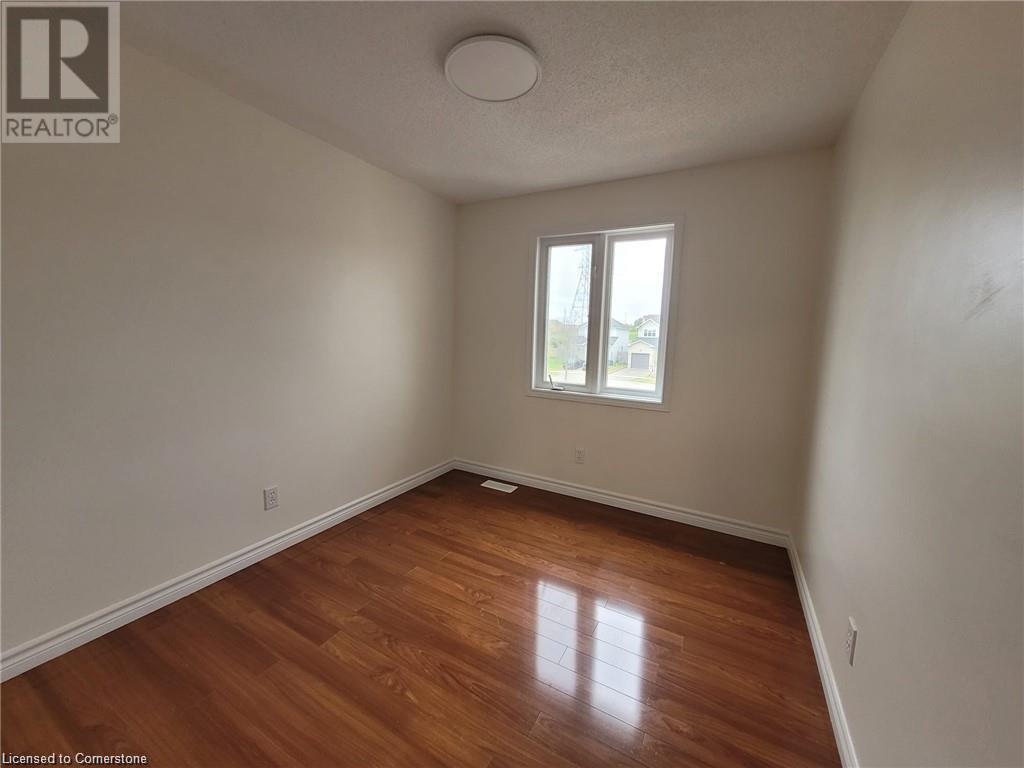 For rent 43 BIG SPRINGS Court, Kitchener, Ontario N2E4H2 40672865