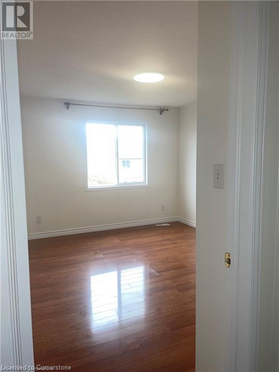 For rent 43 BIG SPRINGS Court, Kitchener, Ontario N2E4H2 40672865