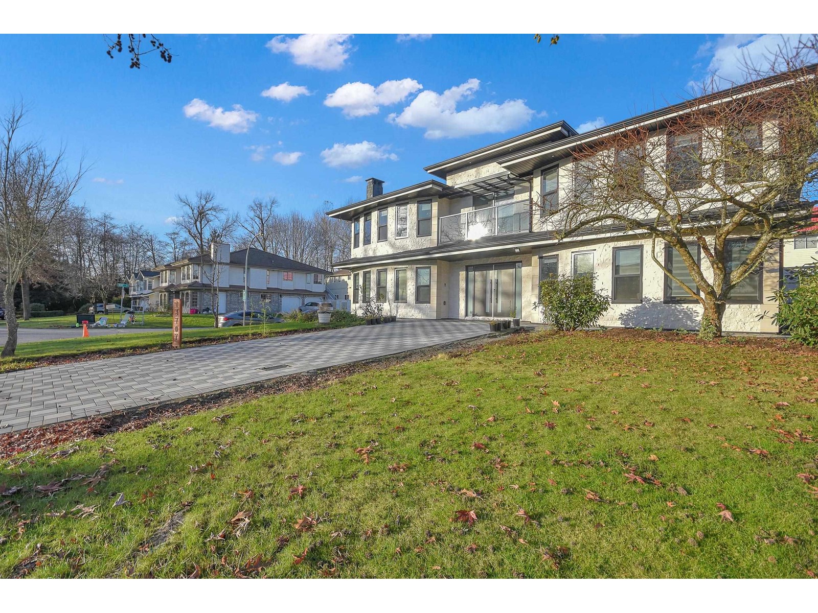 - order page - たけなか For sale: 13707 91 AVENUE, Surrey, British Columbia V3V7X1
