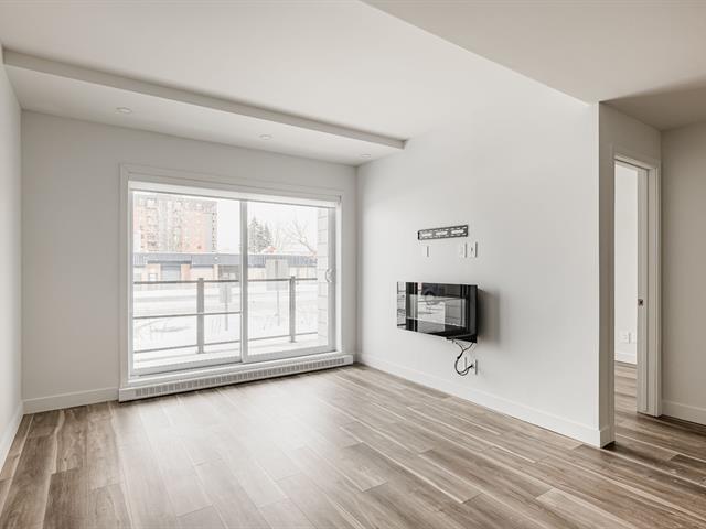 285 Boul. Hymus, Pointe-Claire, QC H9R