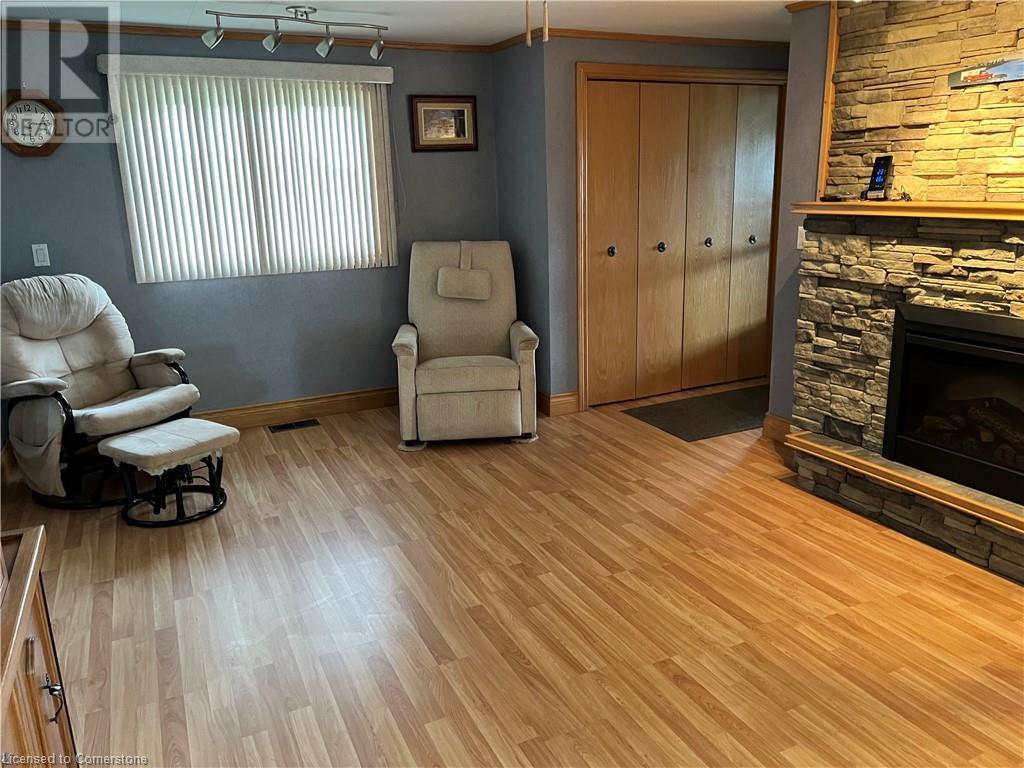 For sale: 371 BROOKLIN Road, Haldimand, Ontario N0A1L0 - 40661336 ...