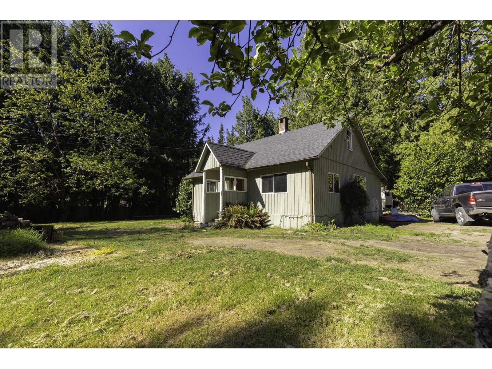 For sale: 1225 ROBERTS CREEK ROAD, Roberts Creek, British Columbia ...