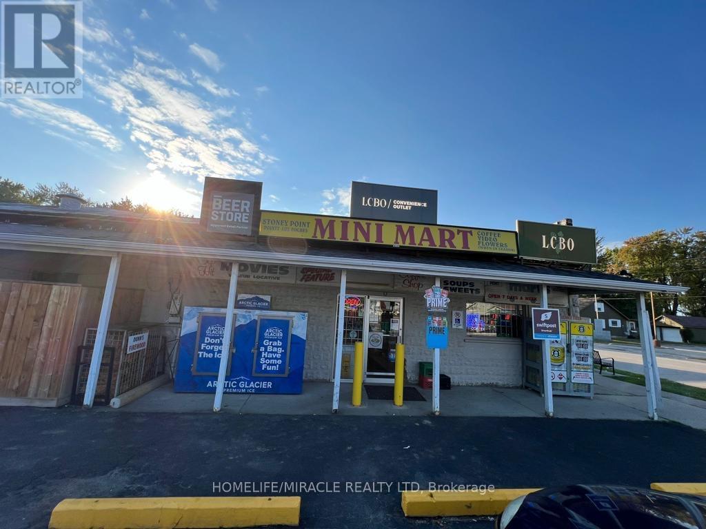 For sale: 6955- 6957 TECUMSEH ROAD, Lakeshore, Ontario N0R1N0