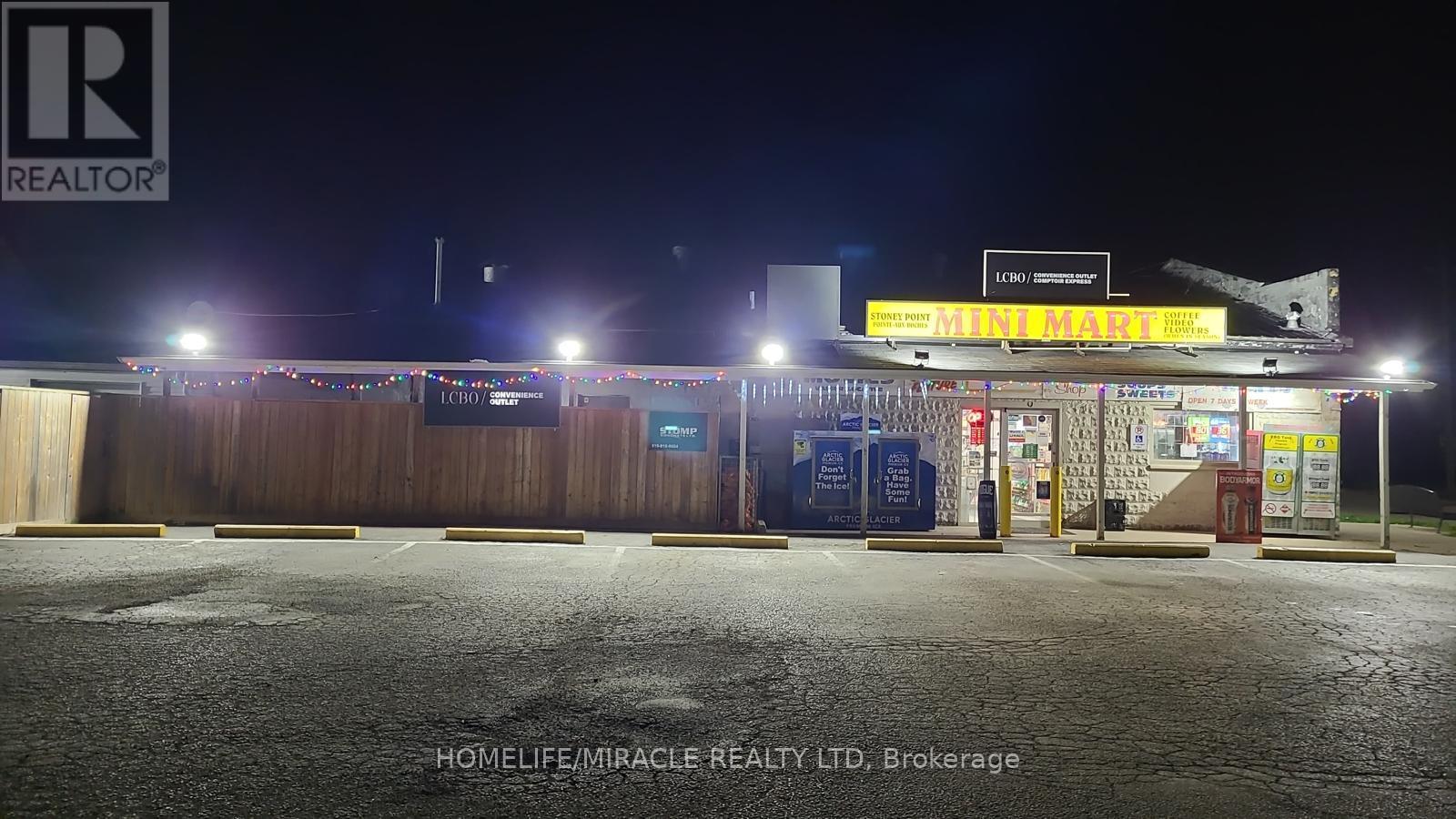 For sale: 6955- 6957 TECUMSEH ROAD, Lakeshore, Ontario N0R1N0