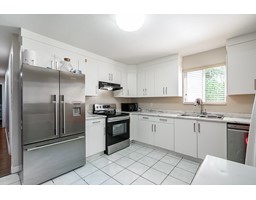 For sale: 14298 90 AVENUE, Surrey, British Columbia V3V7W2 For sale: 14298 90 AVENUE, Surrey, British Columbia V3V7W2