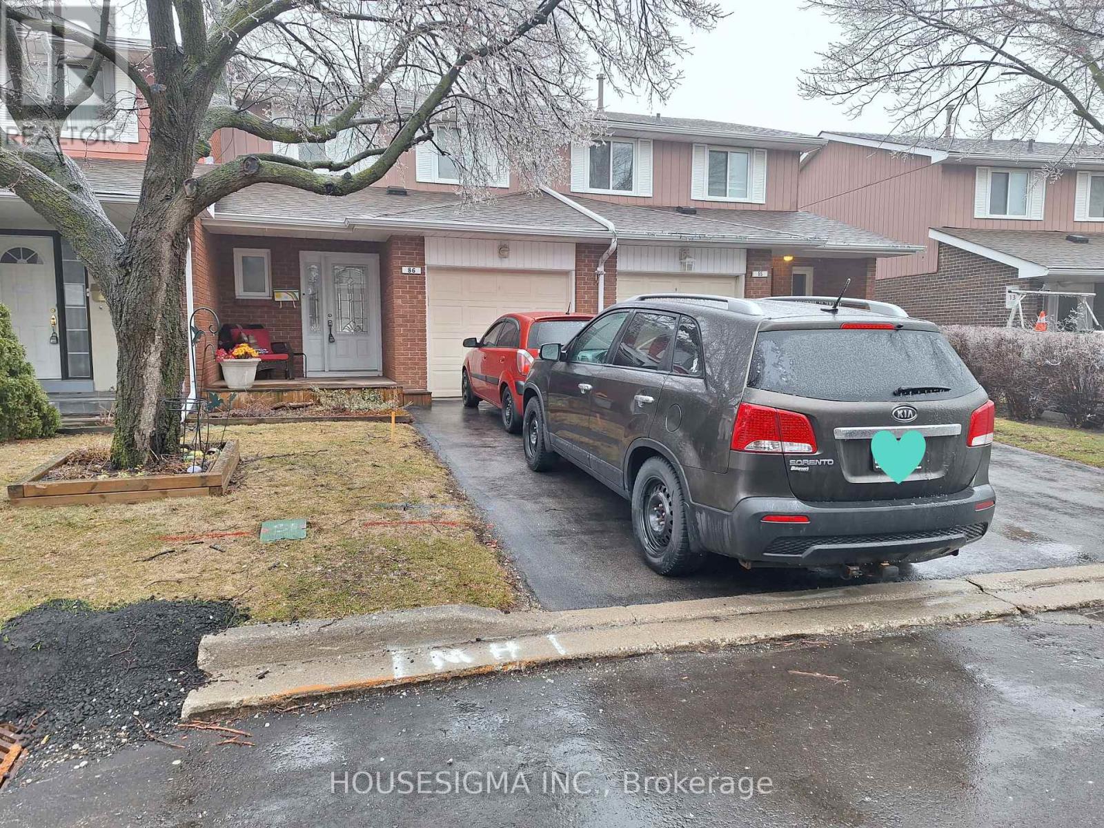 For sale: 86 CARISBROOKE COURT, Brampton (Central Park