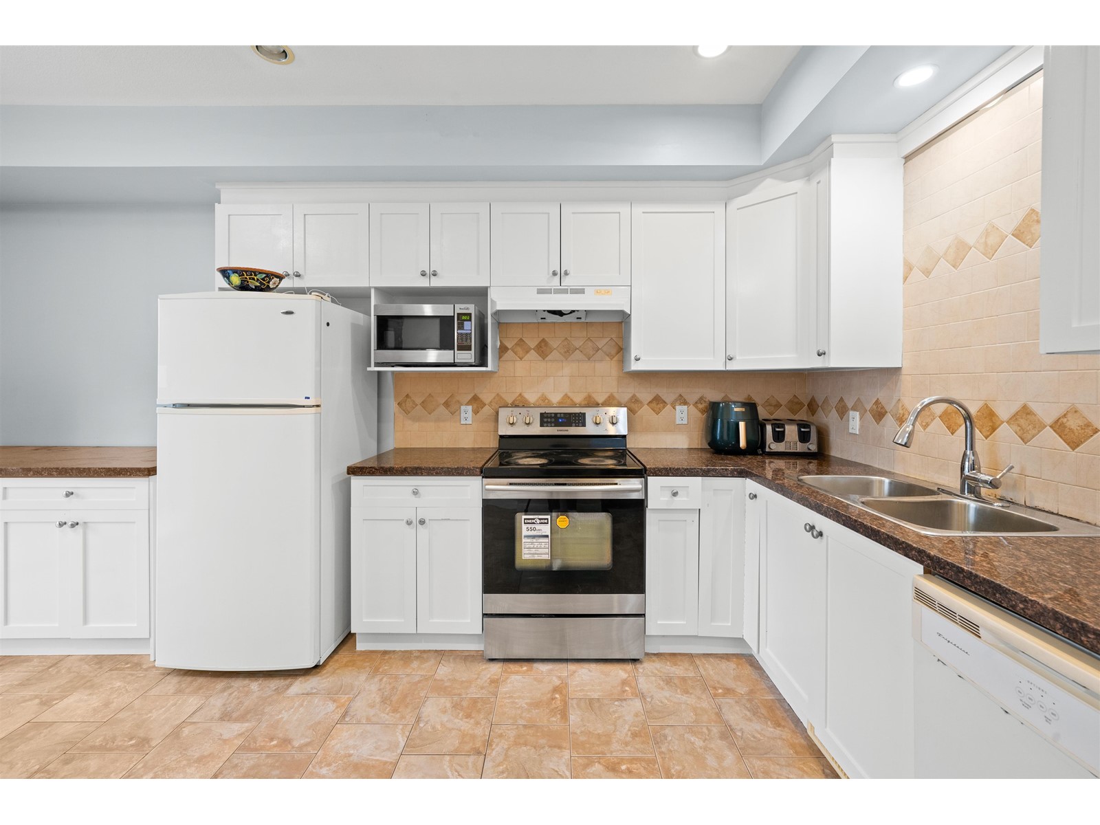 For sale: 10 13528 96 AVENUE, Surrey, British Columbia