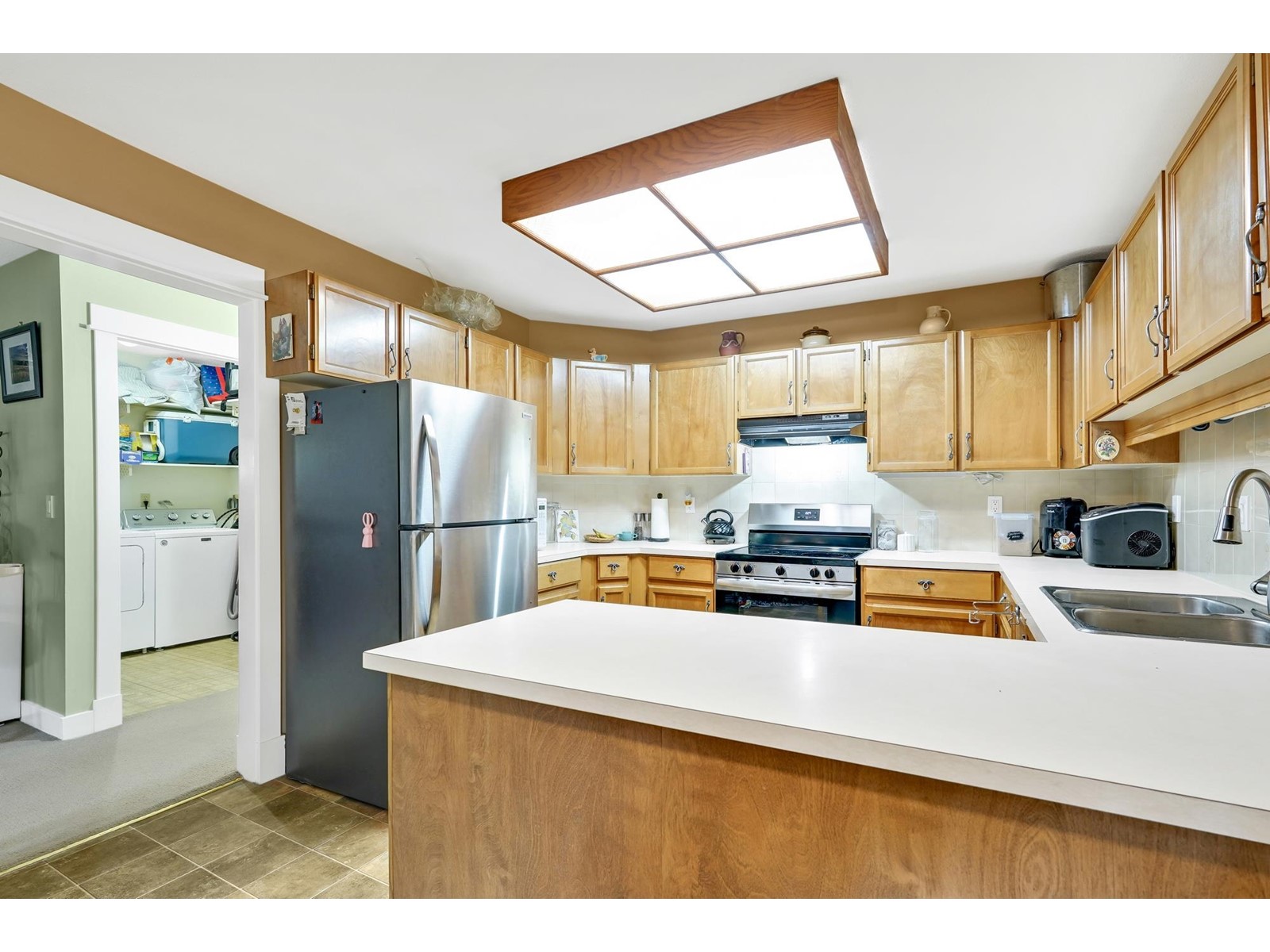 For sale: 202 13888 102 AVENUE, Surrey, British Columbia