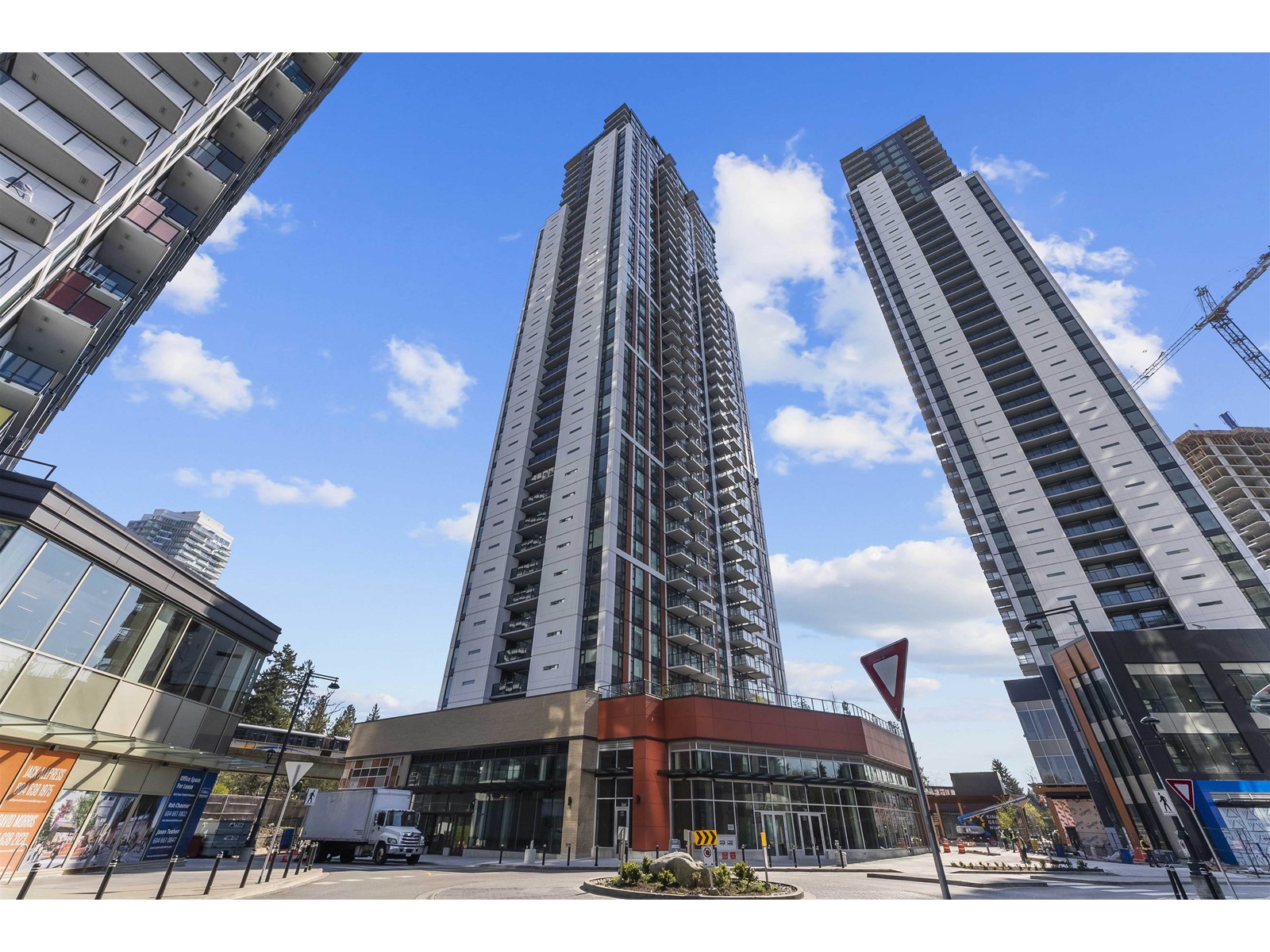 For sale: 1809 13725 GEORGE JUCTION, Surrey, British For sale: 1809 13725 GEORGE JUCTION, Surrey, British