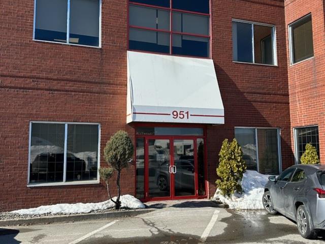 For lease: 951 Rue Reverchon, Montréal (Saint-Laurent), Quebec H4T4L2 ...