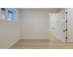 For sale: 13525 16TH AVENUE, Surrey, British Columbia V4A9K9