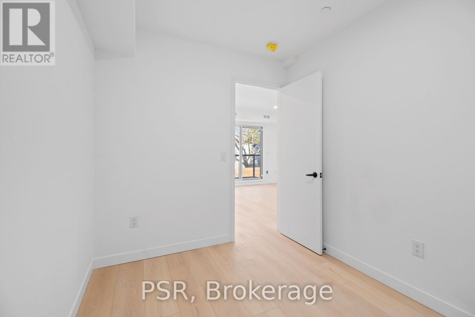 オーチャードハウス For sale: 202 - 61 ORCHARD PARK DRIVE, Toronto (West Hill