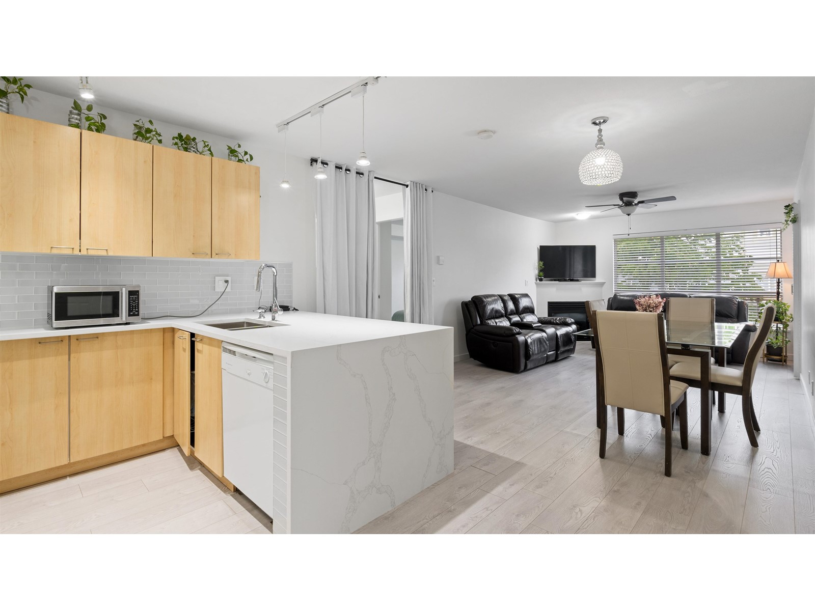 For sale: 301 12083 92A AVENUE, Surrey, British Columbia