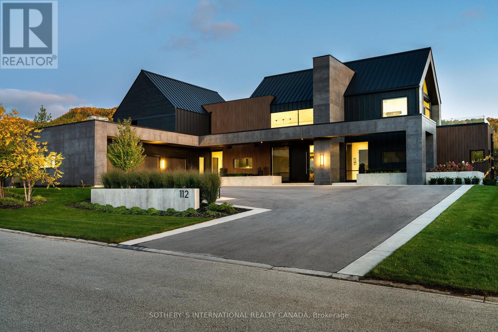 洋書 Mountain Houses Mountain House by Sigurd Larsen - Dwell
