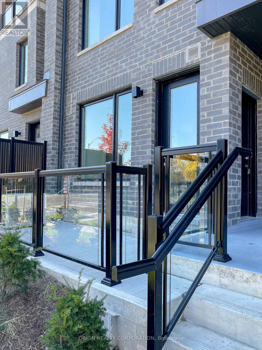 Row / Townhouse for Sale in 22 - 3538 COLONIAL DRIVE|Mississauga (Erin Mills), Ontario L5L5R9 2