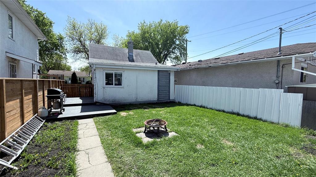For sale: 229 Ralph Avenue, Winnipeg, Manitoba R2C2E6
