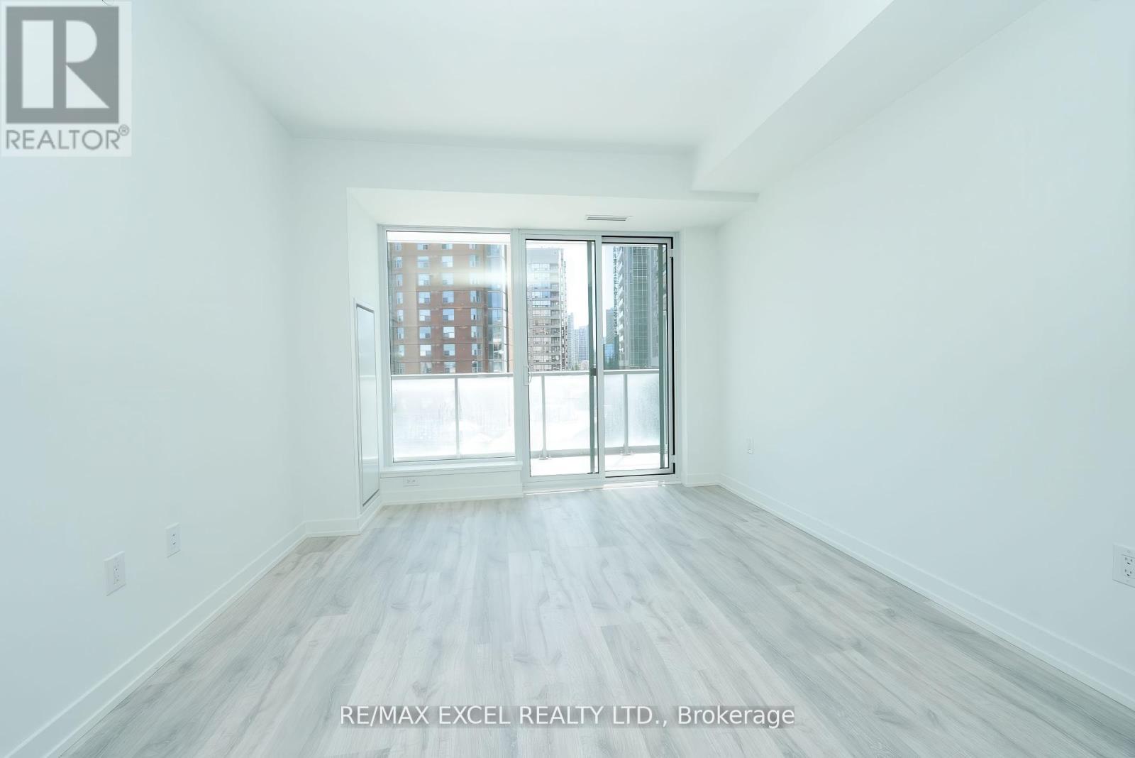 For rent: S412 - 8 OLYMPIC GARDEN DRIVE, Toronto