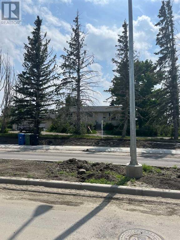 House for Sale in 6811 89 Avenue NE|Calgary, Alberta T2L4M5 3