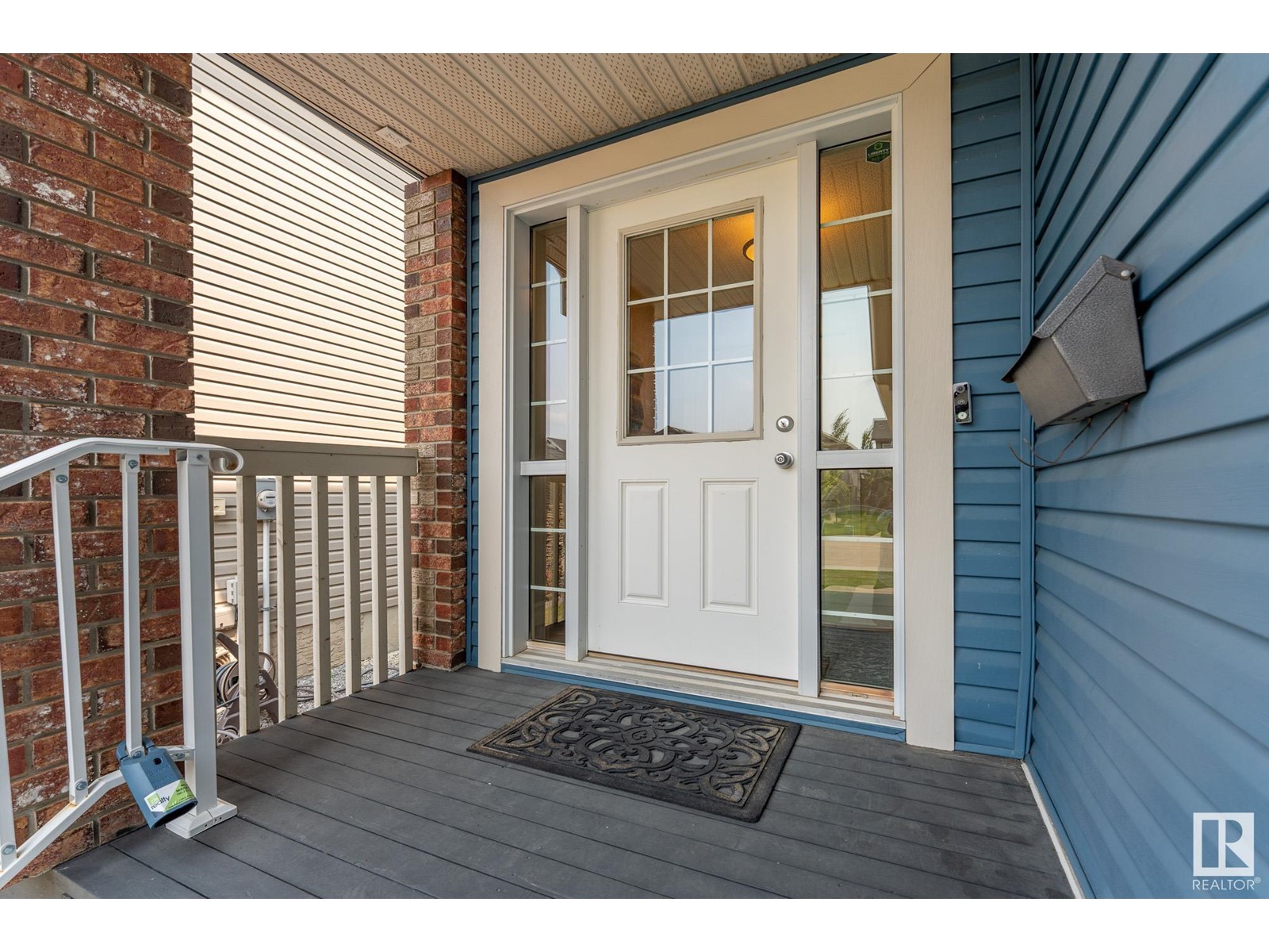For sale: 7272 ESSEX WY, Sherwood Park, Alberta T8H0L2