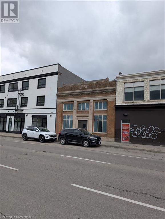 For rent: 1091 (MAIN FLOOR) MAIN Street E, Hamilton, Ontario