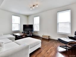 For rent: 3427 Rue Doré, Montréal (Le Sud-Ouest), Quebec