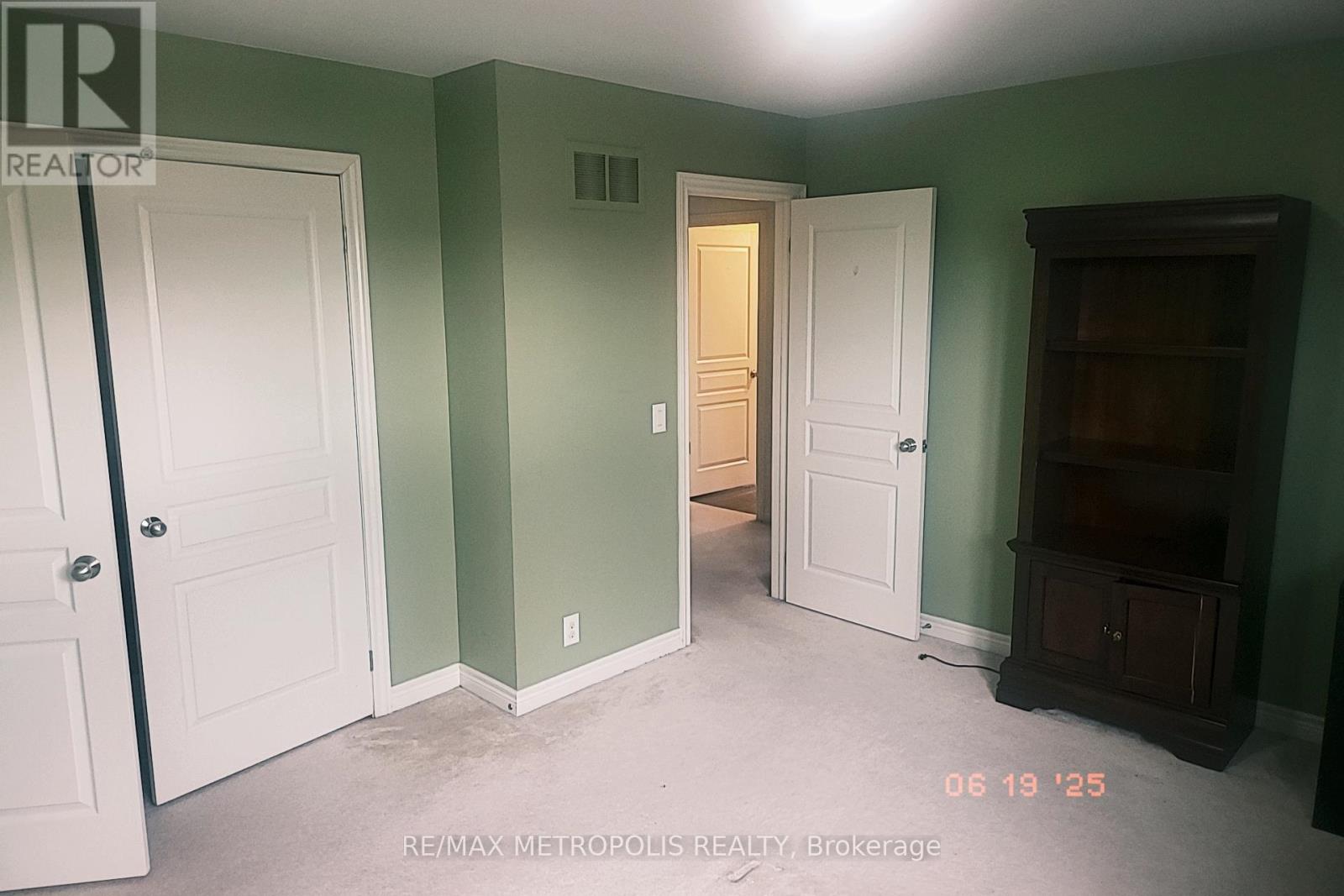 For rent: 10 HARVEST HILLS BOULEVARD, East Gwillimbury