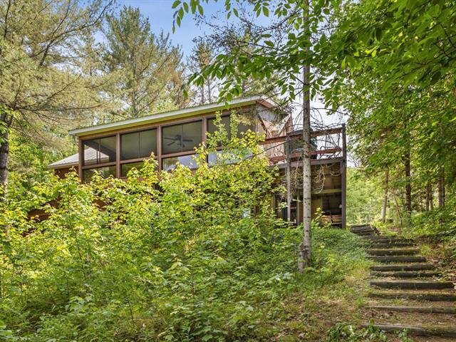 For sale: 283 Ch. Stephens, Otter Lake, Quebec J0X2P0