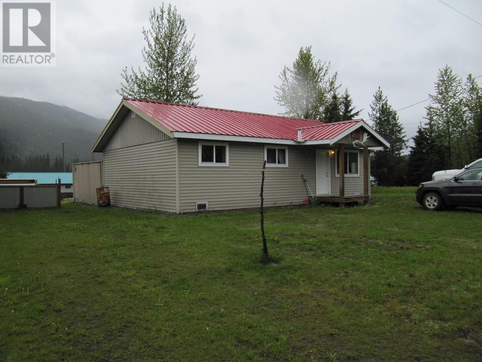 For sale: 656 B ROAD, 100 Mile House, British Columbia