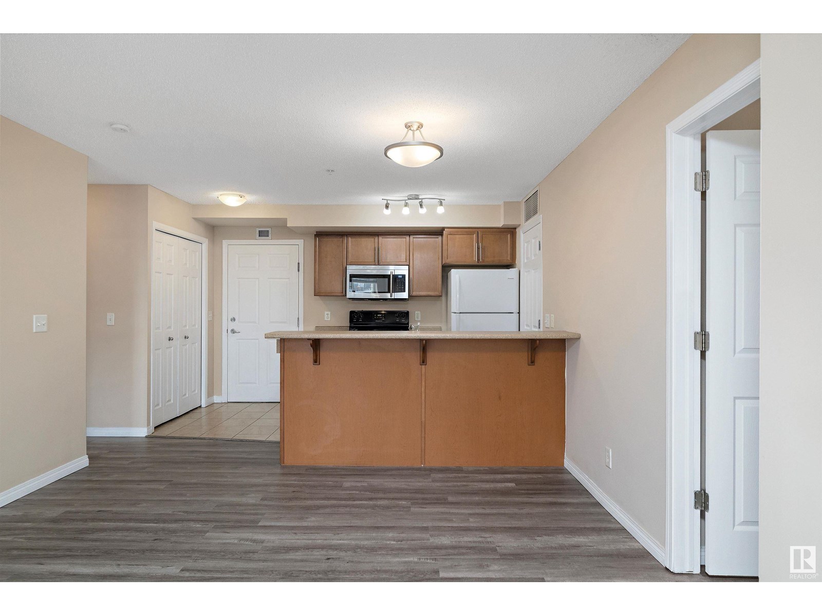 For sale: #303 6925 199 ST NW, Edmonton, Alberta T5T3X8